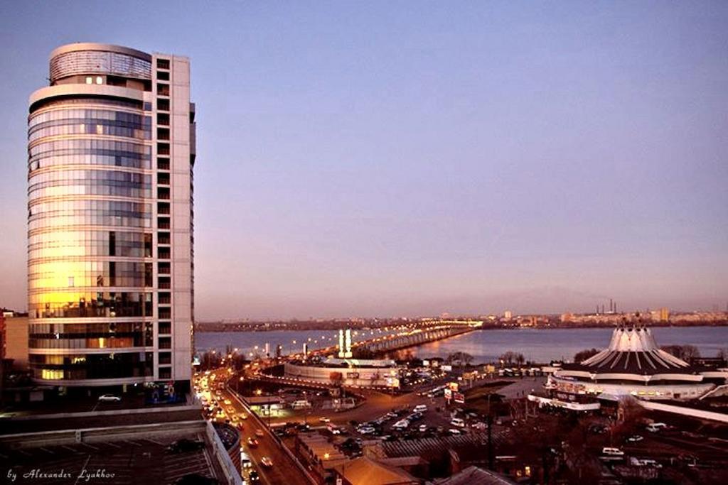 Staybridge Mini-Hotel In Most City Panoramic River View นิปโปร ภายนอก รูปภาพ